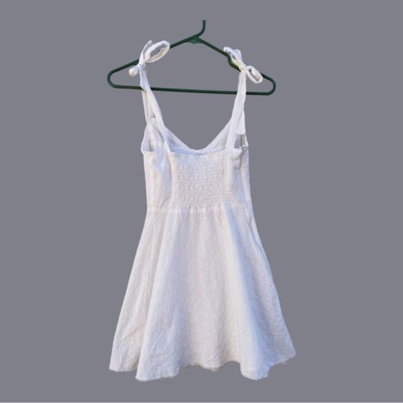 Dplus Studio White Floral Eyelet Tie Up Strap Baby Doll Dress Size Small - Picture 8 of 8
